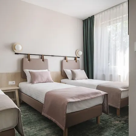 Hotel Hi Airport 2*