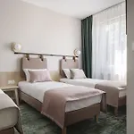 Hotel Hi Airport 2*