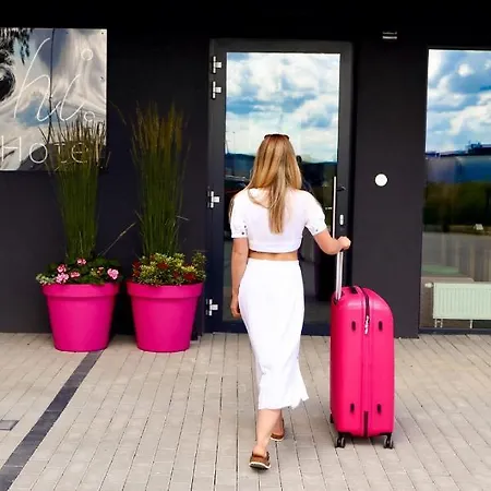 Отель Hi Airport 2*